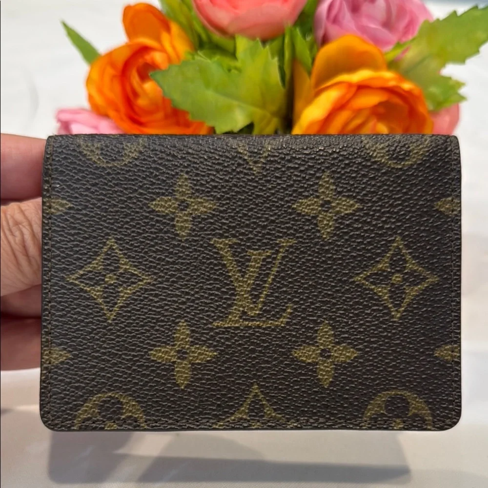 Authentic Louis Vuitton Brown Monogram Card Holder - Picture 1 of 11